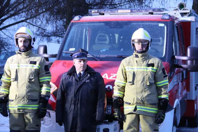 Przekazanie samochodu dla OSP Kaczki Średnie
