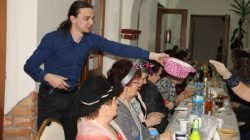 Brudzew. Bal karnawałowy Klubu Seniora "Srebrzyści