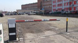 Turek. Szlabany na parkingu przy szpitalu