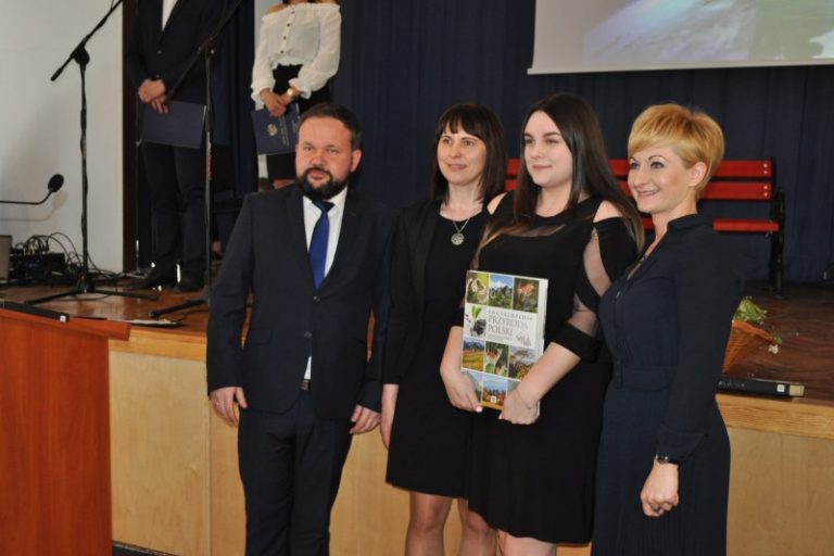 ZSR Kaczki Średnie. Zakończenie roku maturzystów