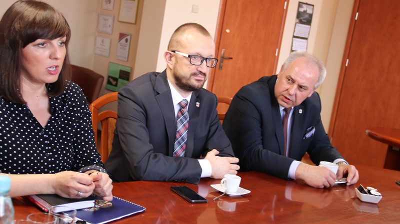 Turek. Konferencja prasowa nt. strajku nauczycieli