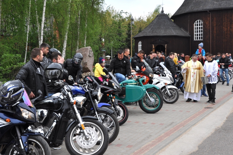 Wyszyna. Msza św. i poświęcenie motocykli