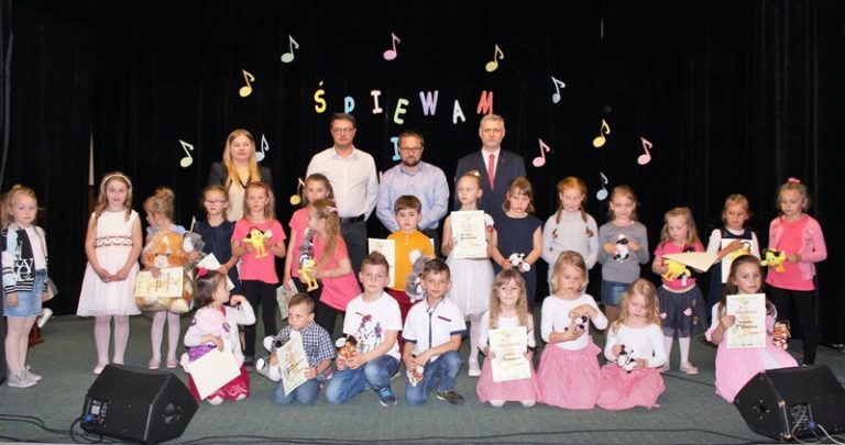 Dobra. Konkurs. "Śpiewam i maluję"