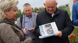 Leszek Miller. Spotkanie z wyborcami na targowisku