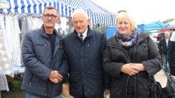 Leszek Miller. Spotkanie z wyborcami na targowisku