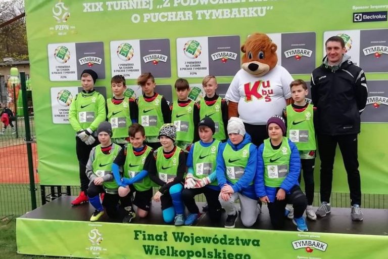 Malanów. Piłkarze i piłkarki walczyli o Puchar Tymbarku