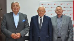 Leszek Miller. Spotkanie z wyborcami na targowisku