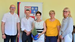 Podpisanie umowy na prowadzenie Rodzinnego Domu Dziecka