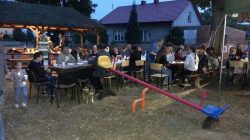Jabłonna. Płonie ognisko, hej
