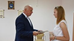 Absolwenci ogólniaka ze stypendiami Wójta Gminy Przykona