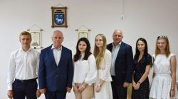 Absolwenci ogólniaka ze stypendiami Wójta Gminy Przykona