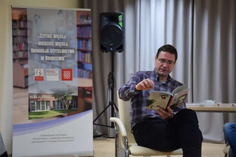 Brudzew. O książkach przy kawie i herbacie