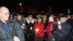 Demonstracja pod Sądem Rejonowym w Turku