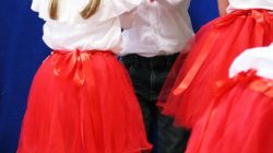 Obdarowani piosenką, laurką i uściskami. Dzień Babci i Dzień Dziadka w Cisewie