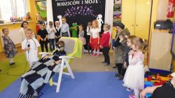 Władysławów. "Motylki" z Wyszyny gościły swe babcie oraz dziadków