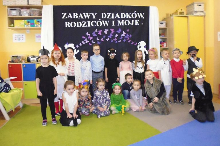 Władysławów. "Motylki" z Wyszyny gościły swe babcie oraz dziadków