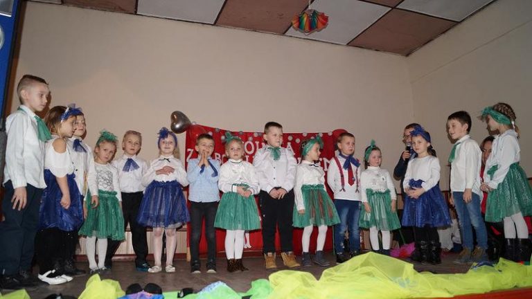 Władysławów. Choinka z Babcią i Dziadkiem