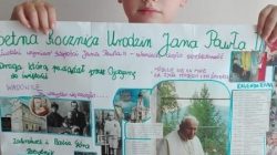 SP 4 Turek. 100. rocznica urodzin Jana Pawła II