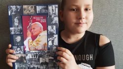 SP 4 Turek. 100. rocznica urodzin Jana Pawła II