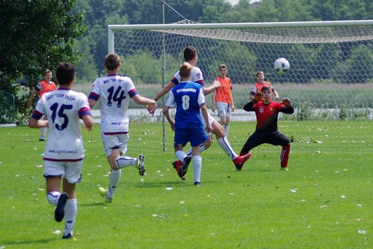 Błękitni Mąkolno - Tur Turek 3:2 (junior młodszy)