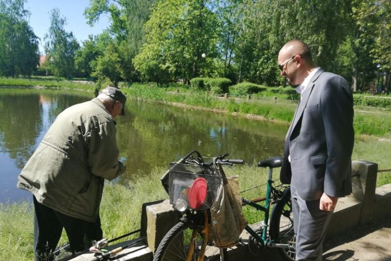 wędkarz i burmistrz Antosik