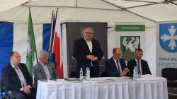 Podpisanie umów | konkurs Pięknieje wielkopolska wieś - Andrzej Grzyb, Krzysztof Grabowski, Jan Nowak