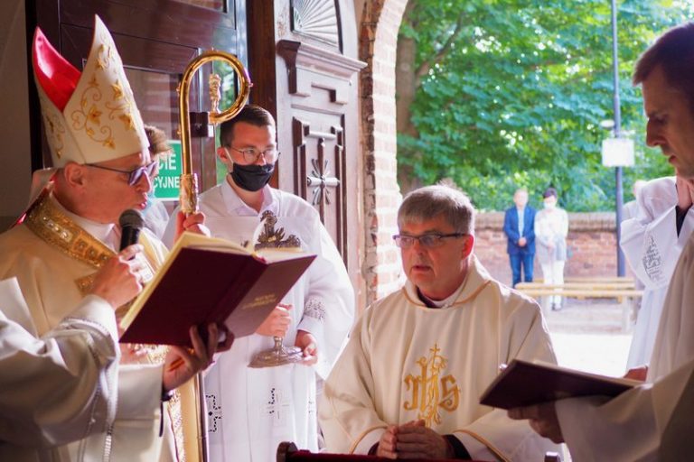 Ksiądz prał. ppłk. Krzysztof Karpiński oficjalnie proboszczem parafii w Russocicach