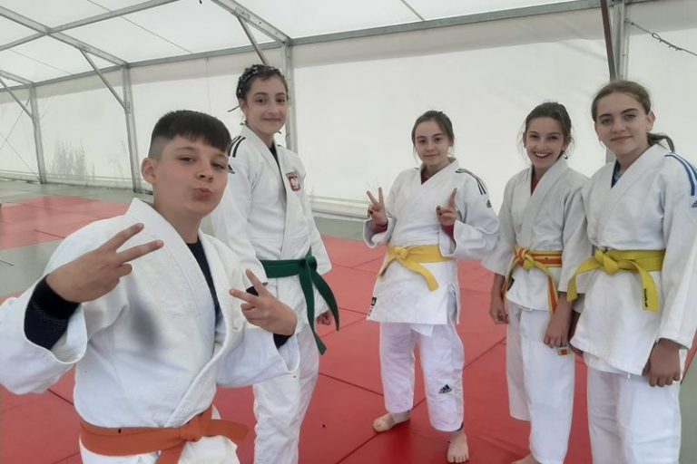 zadowoleni młodzi judocy UKS Judo Tuliszków
