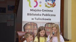 Czytanie Wśród Drzew" - akcja promująca czytelnictwo.