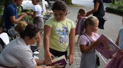 Czytanie Wśród Drzew" - akcja promująca czytelnictwo.