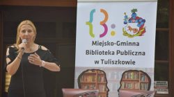 Czytanie Wśród Drzew" - akcja promująca czytelnictwo.