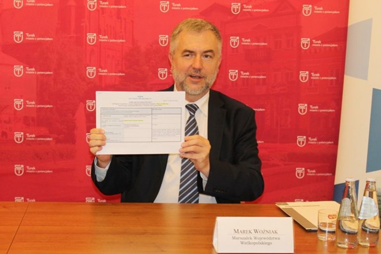 Marszałek Woźniak o kolei do Turku
