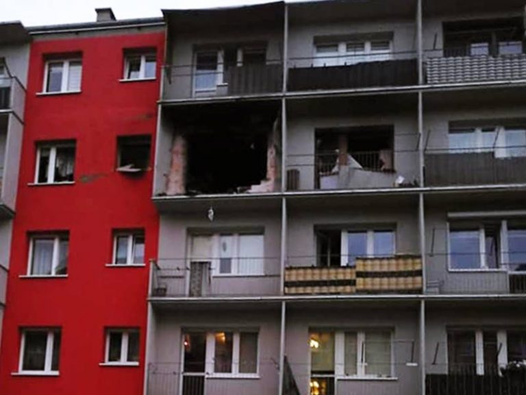 Turek. Wybuch butli z gazem na ul. Wyszyńskiego 14