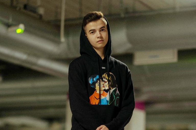 Oskar Brzostowski wygrywa singiel w wytwórni płytowej ID Records