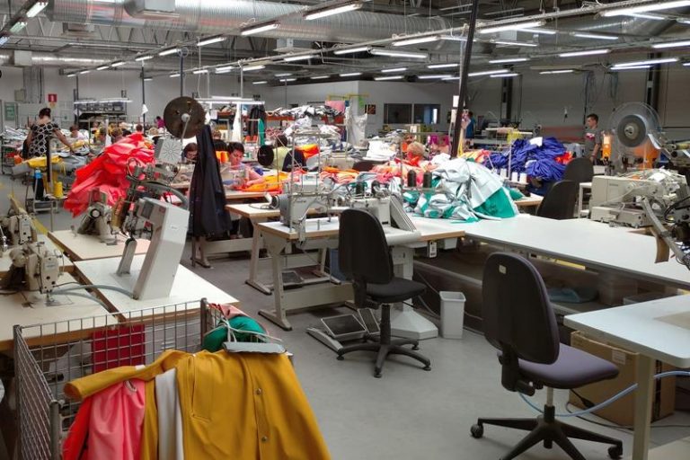 W powiecie tureckim AJ Group zbuduje nowy zakład na 200 osób / szwalnia