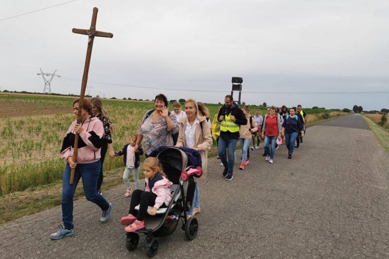 V piesza pielgrzymka z Kaczek Śr. do sanktuarium Przemienienia Pańskiego w Galewie