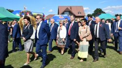 Dożynki powiatowo-gminne w Kawęczynie. Dziękowali rolnikom