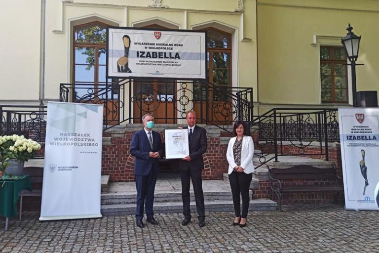 Turkowskie muzeum ponownie w gronie laureatów konkursu Izabella (za rok 2019) | od lewej: marszałek Marek Woźniak, dyrektor Bartosz Stachowiak
