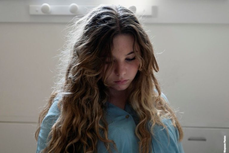 UNICEF podpowiada jak rozmawiać z nastolatkami o zdrowiu psychicznym