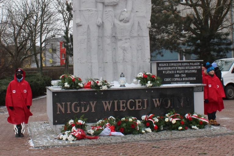 Turek, pomnik Nigdy więcej wojny | uroczystości z okazji 21 stycznia