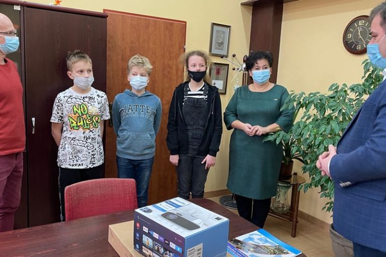 Wręczenie nagrody dla Szkoły Podstawowej nr 1 w Turku