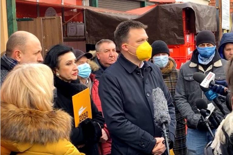 Turek. Szymon Hołownia spotkał się z mieszkańcami na zieleniaku