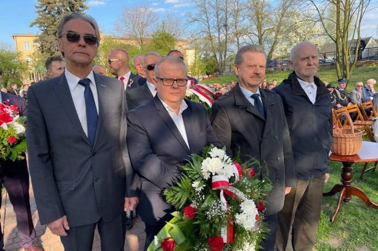 Turek. Miejskie obchody święta Konstytucji 3 Maja; delegacja Platforma Obywatelska