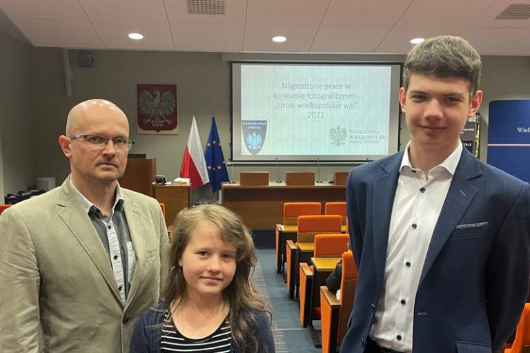 Laureaci wojewódzkiego konkursu fotograficznego z turkowskiej Jedynki