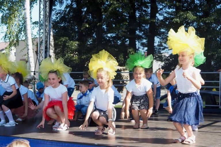 Władysławów. Rodzinne święto przy podstawówce