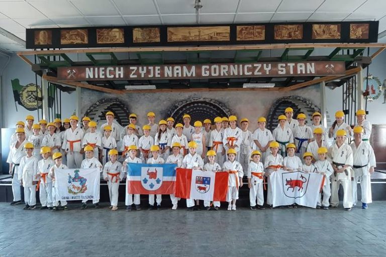 Karatecy KSiSW turek trenowali 600 metrów pod ziemią w kopalni soli w Kłodawie