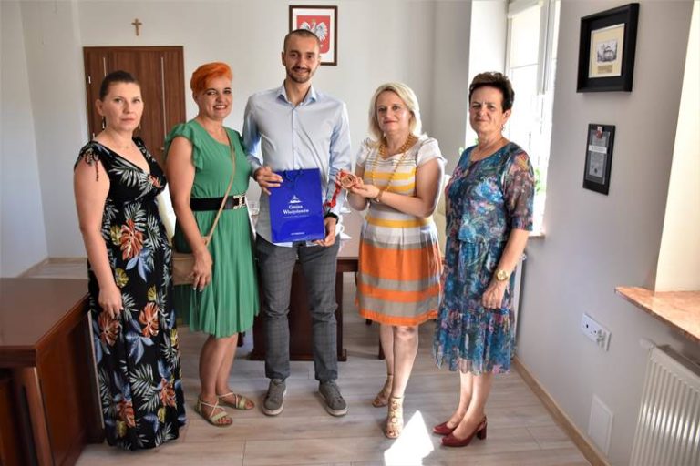 Jakub Kalinowski z nagrodą finansową wójt Władysławowa za wyniki z 2021 r.