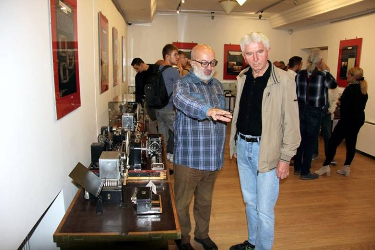 Dwa wernisaże: Chaos uporządkowany oraz Tajemnice środków łączności