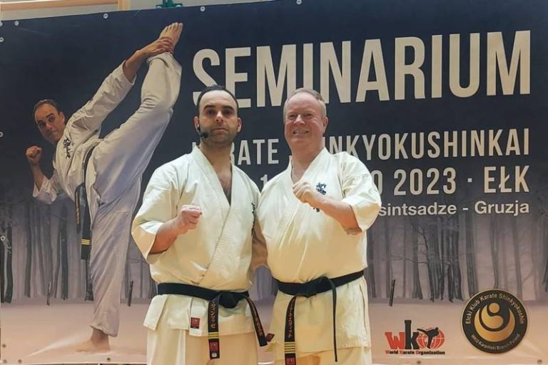 Dzięki shihan Remigiuszowi Karpińskiemu 6 dan z Ełku odbyło się coroczne seminarium szkoleniowe trenerów kyokushin karate z całej Polski. Wzięli w nim też udział trenerzy z Turku, Tuliszkowa i Kawęczyna. | od prawej: Dariusz Jasiakiewicz