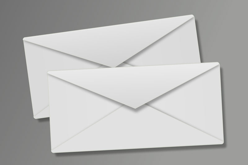 dwie białe koperty